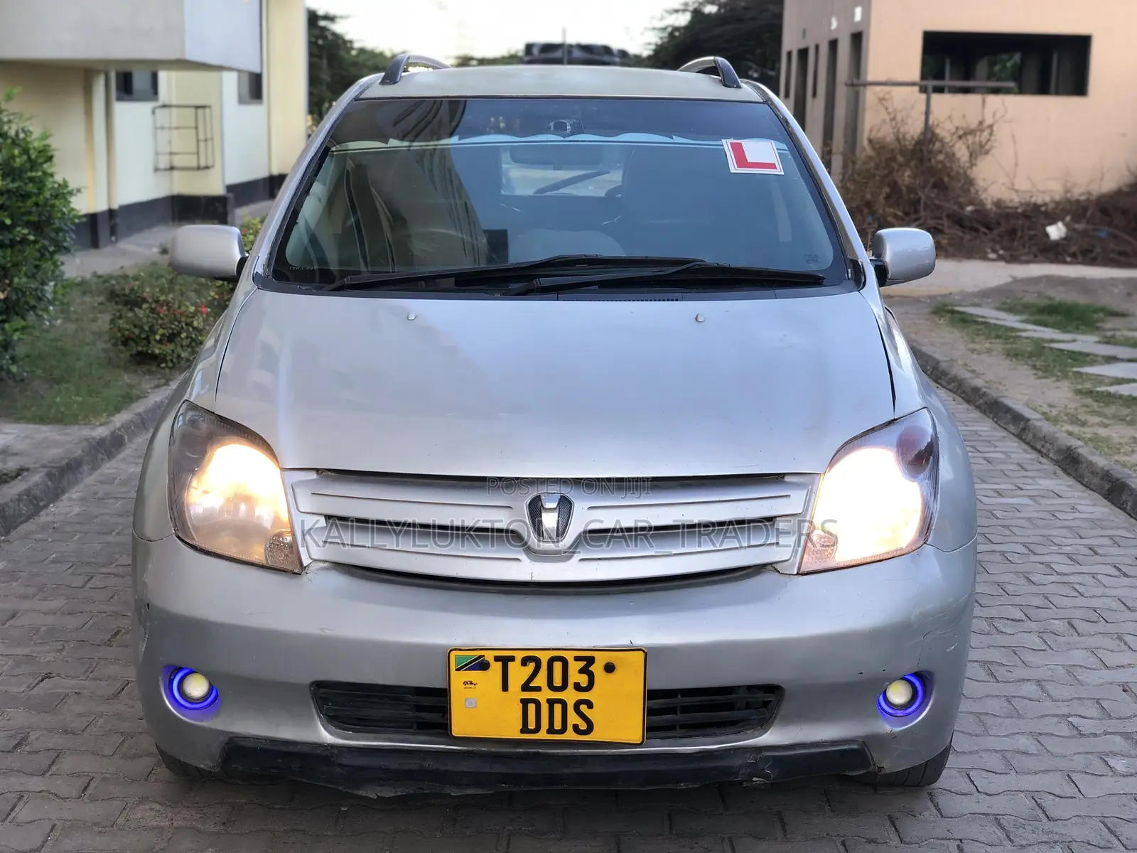 Toyota IST 2005 Silver