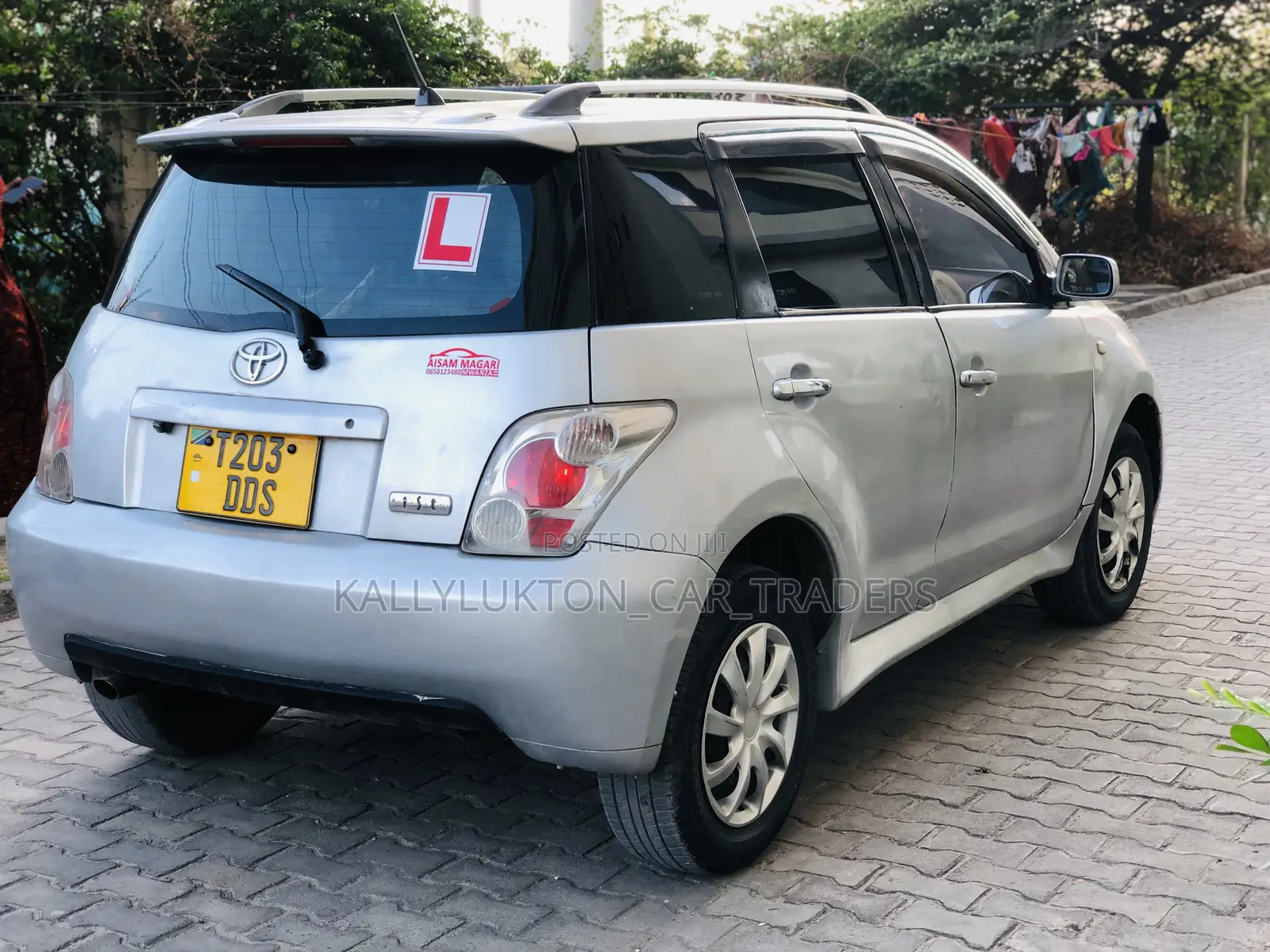Toyota IST 2005 Silver