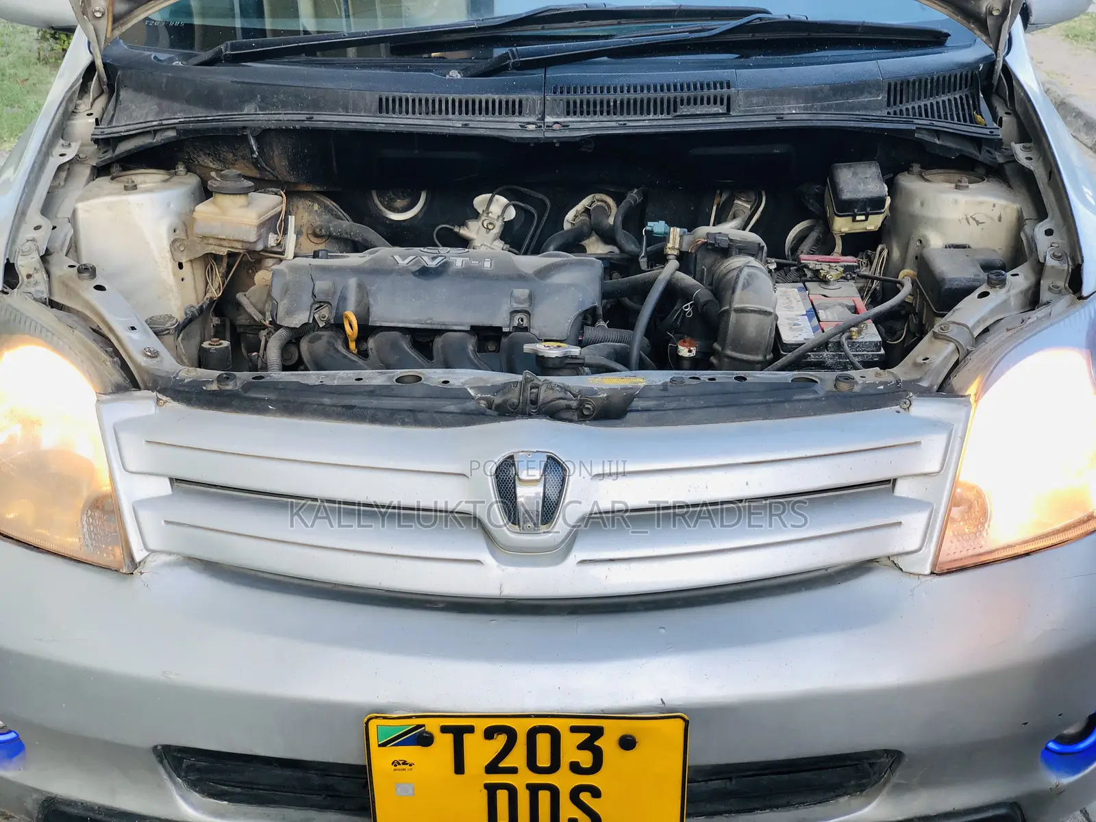 Toyota IST 2005 Silver