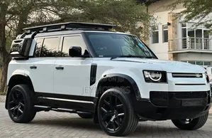 Land Rover Defender 2022 White