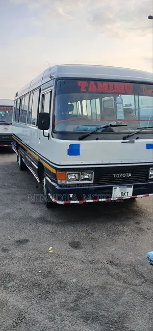 Toyota Coaster 1998 White