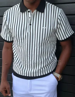 Formsix or T-Shirts Official That Haven't Round Collars