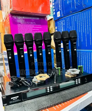 Shure Proffessional Wireless Microphone 8 Pieces
