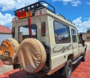 Toyota Land Cruiser 2008 Ivory