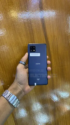 Sharp Aquos zero6 128 GB Blue