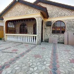 3bdrm House in Yusuph Mchakama, Mikocheni for sale