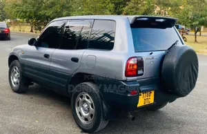Toyota RAV4 1999 Silver