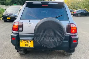 Toyota RAV4 1999 Silver