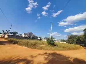 Kiwanja Kinauzwa Wazo Mashamba Ya Jeshi