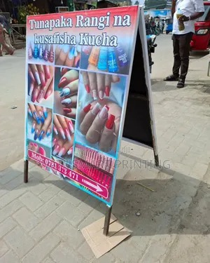 A Banner Printing Mabango Ya Ofisni