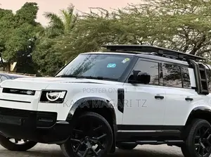 Land Rover Defender 2022 White