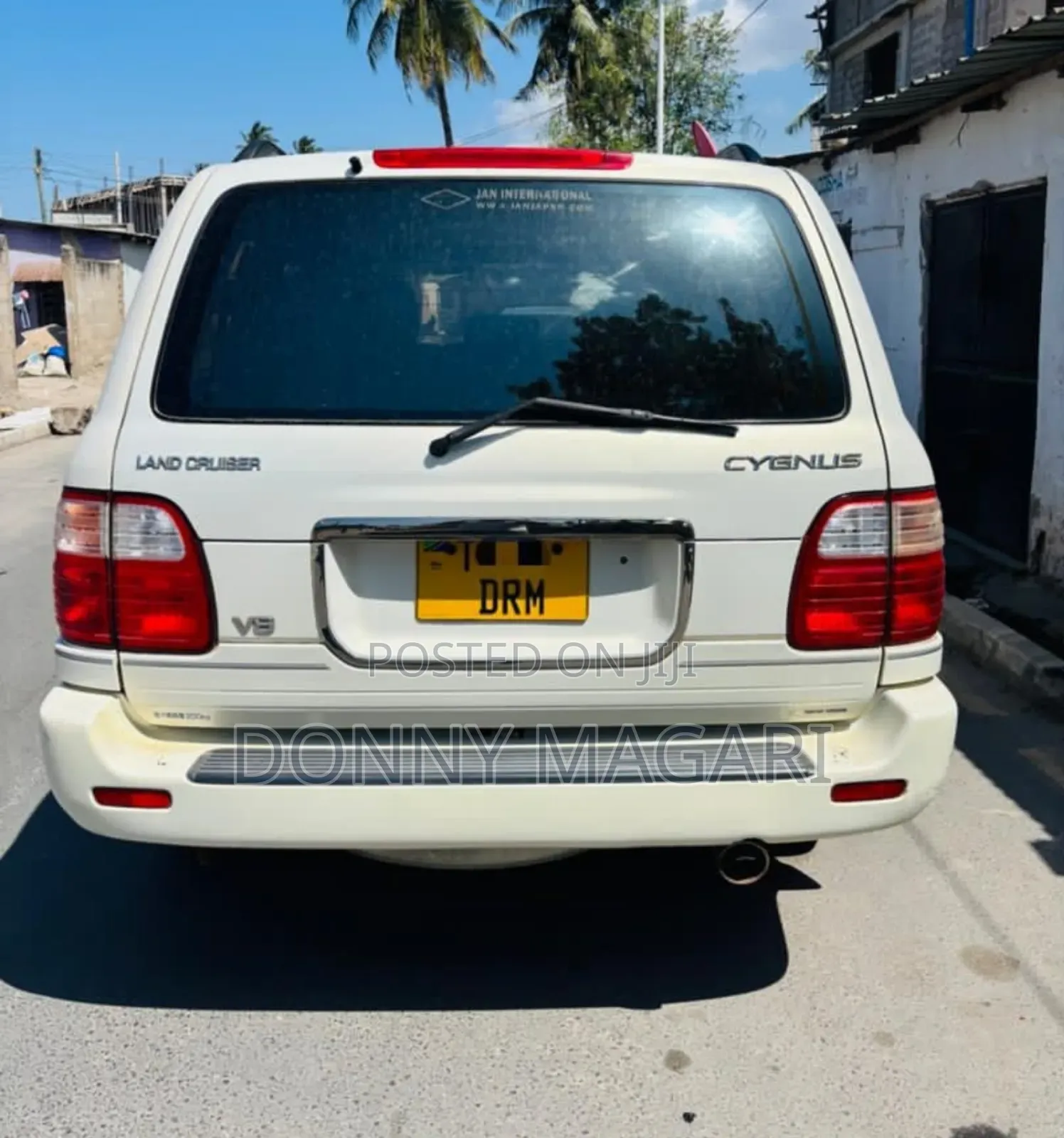 Toyota Land Cruiser 2001 White