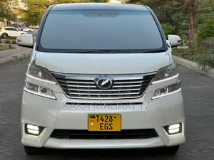 Toyota Vellfire 2011 White