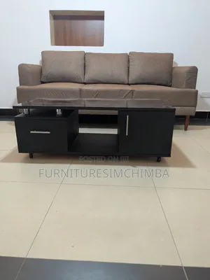 Sofa Watu Wa3, Na Coffee Table