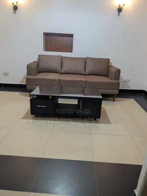 Sofa Watu Wa3, Na Coffee Table