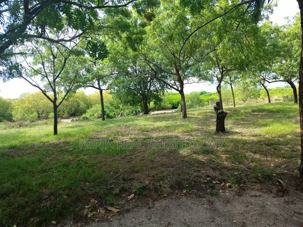 1st Line Plot From the Sea for Sale in Kunduchi