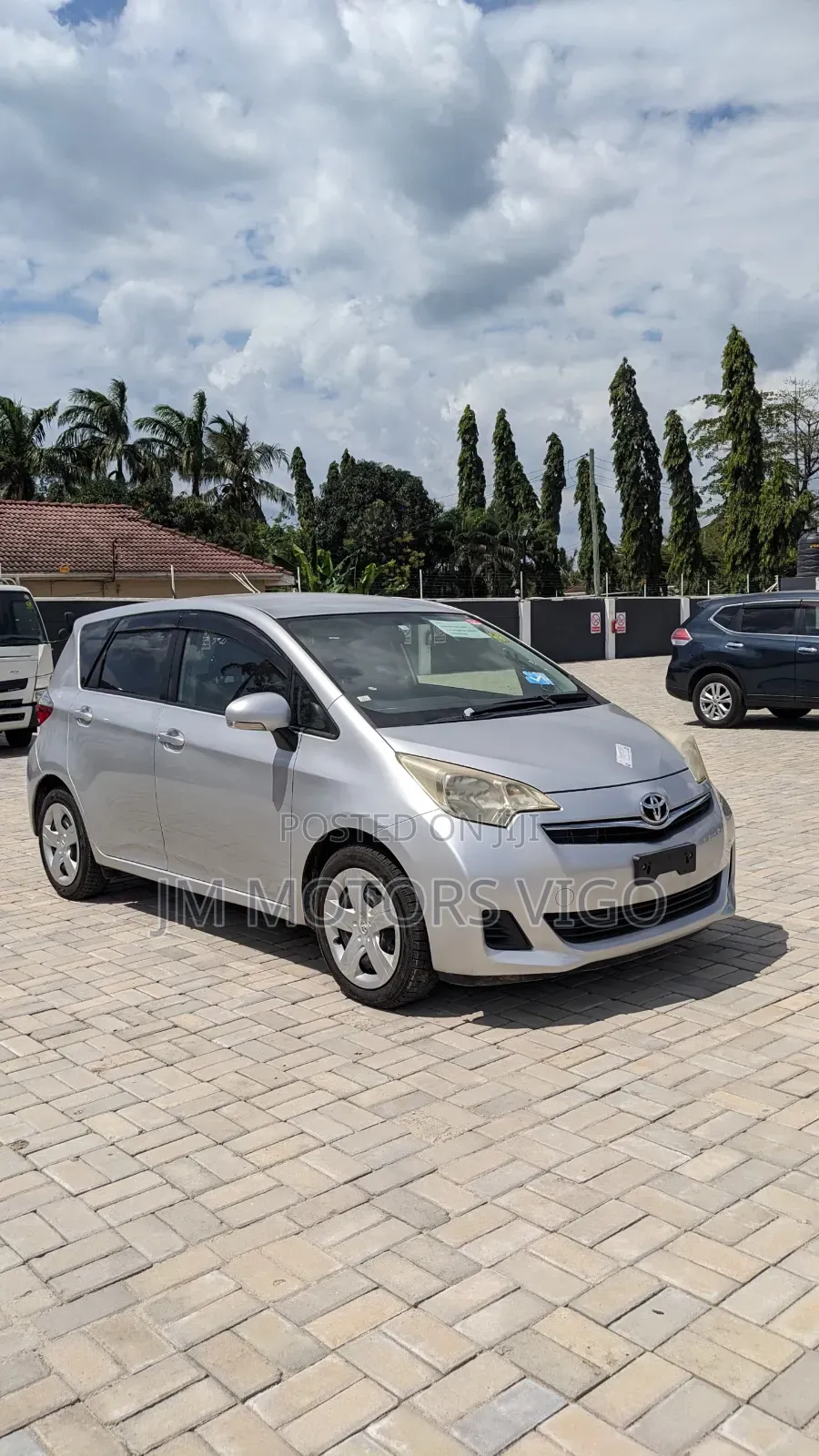Toyota Ractis 2012 Silver
