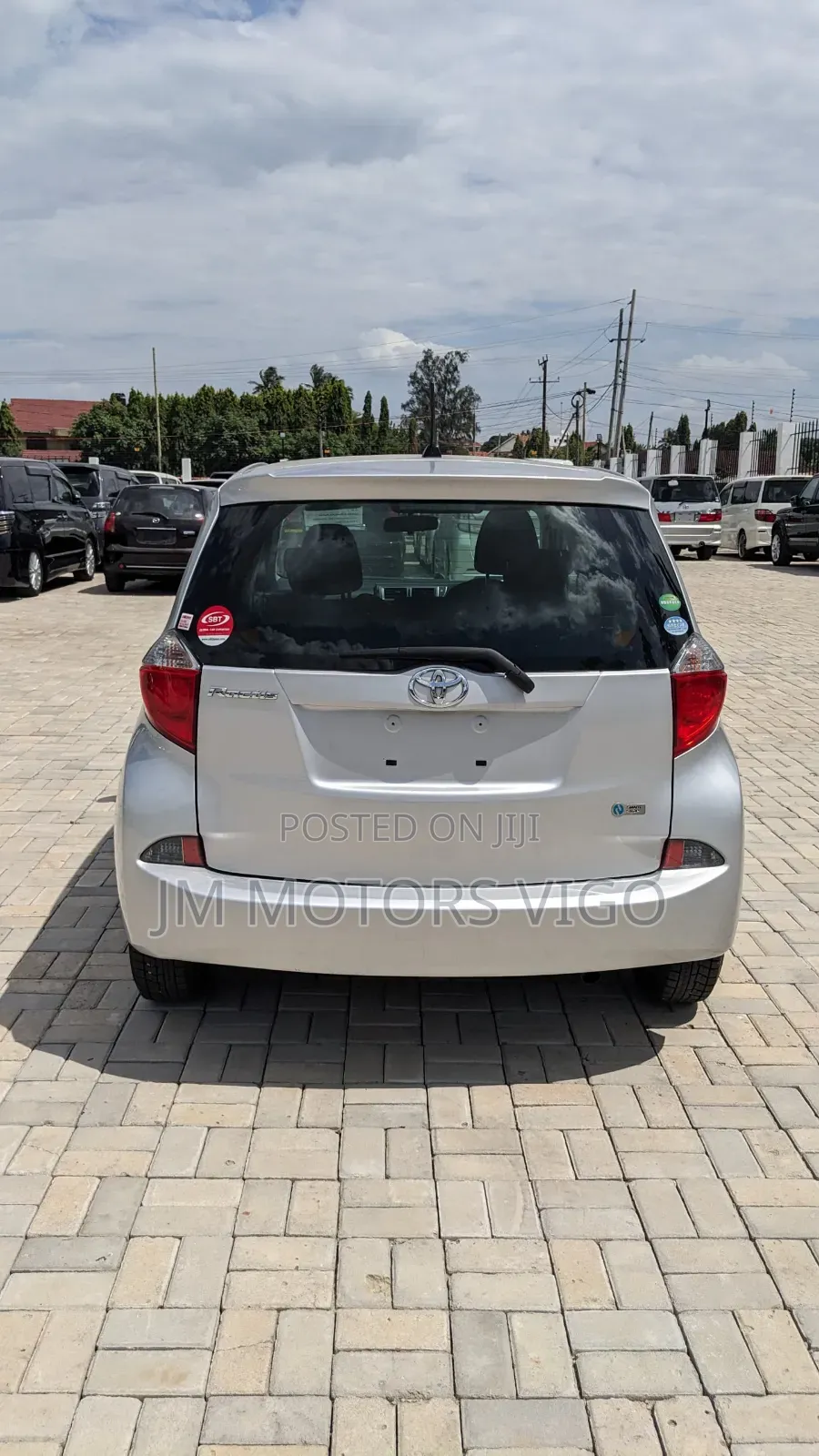 Toyota Ractis 2012 Silver