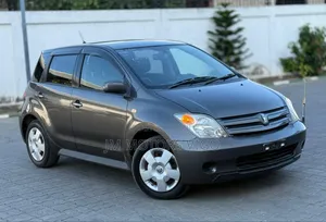 Toyota IST 2005 Gray