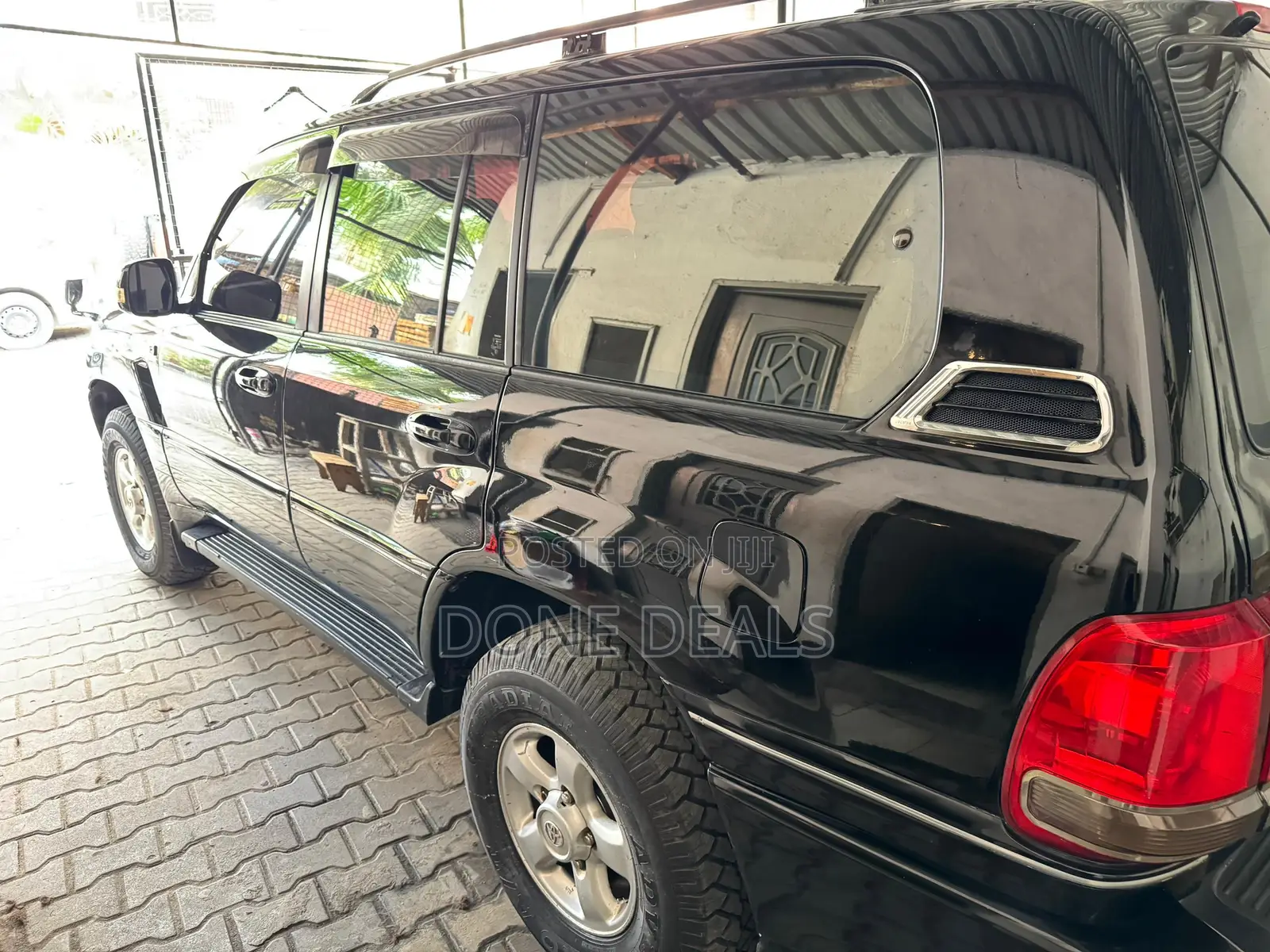 Toyota Land Cruiser 2002 Black