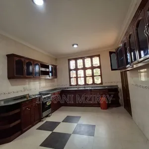 3bdrm Apartment in Kariakoo for rent