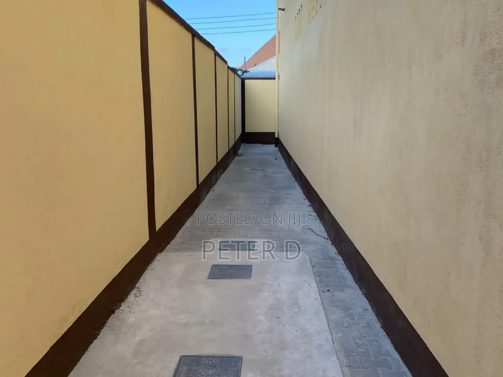 Godown Magomeni SQM 300
