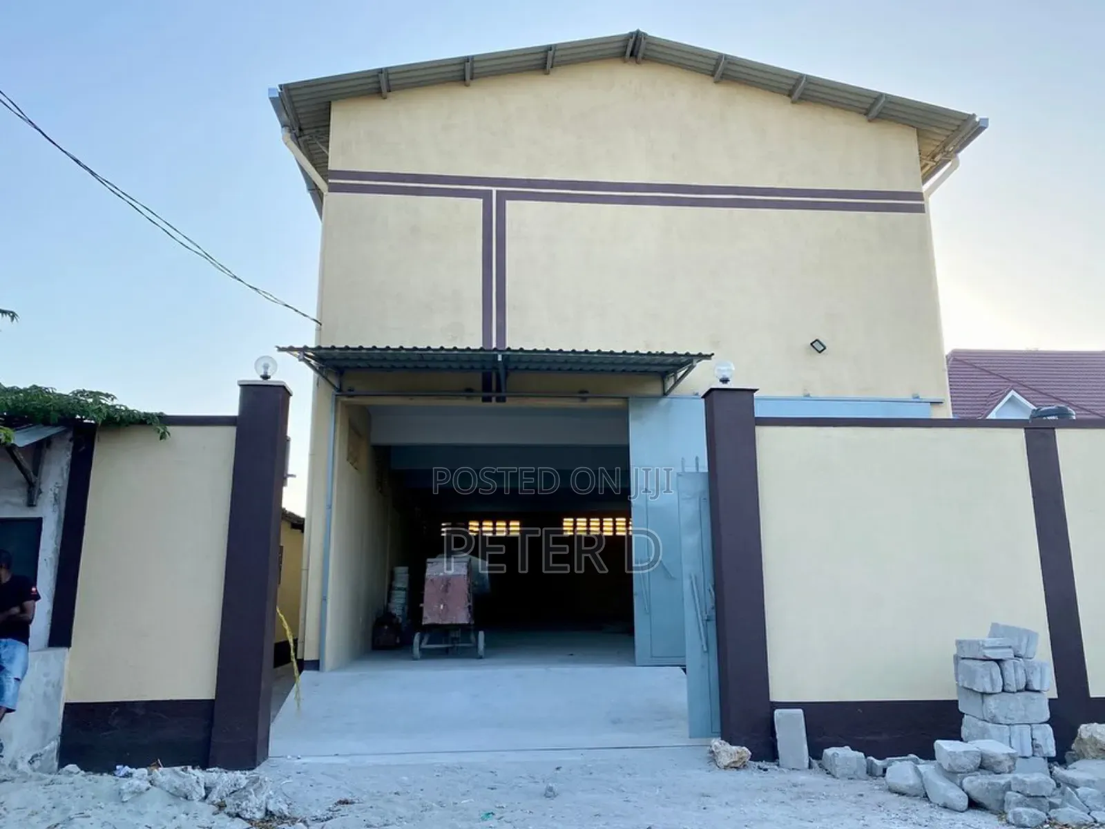 Godown Magomeni SQM 300