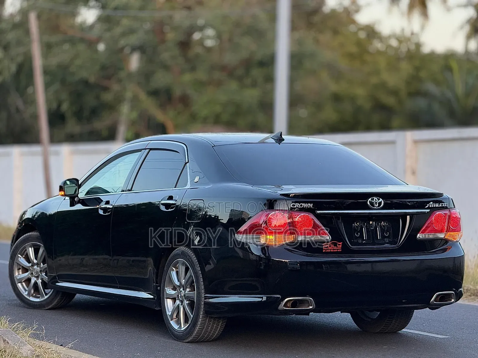 Toyota Crown 2010 Black