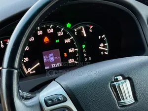 Toyota Crown 2010 Black