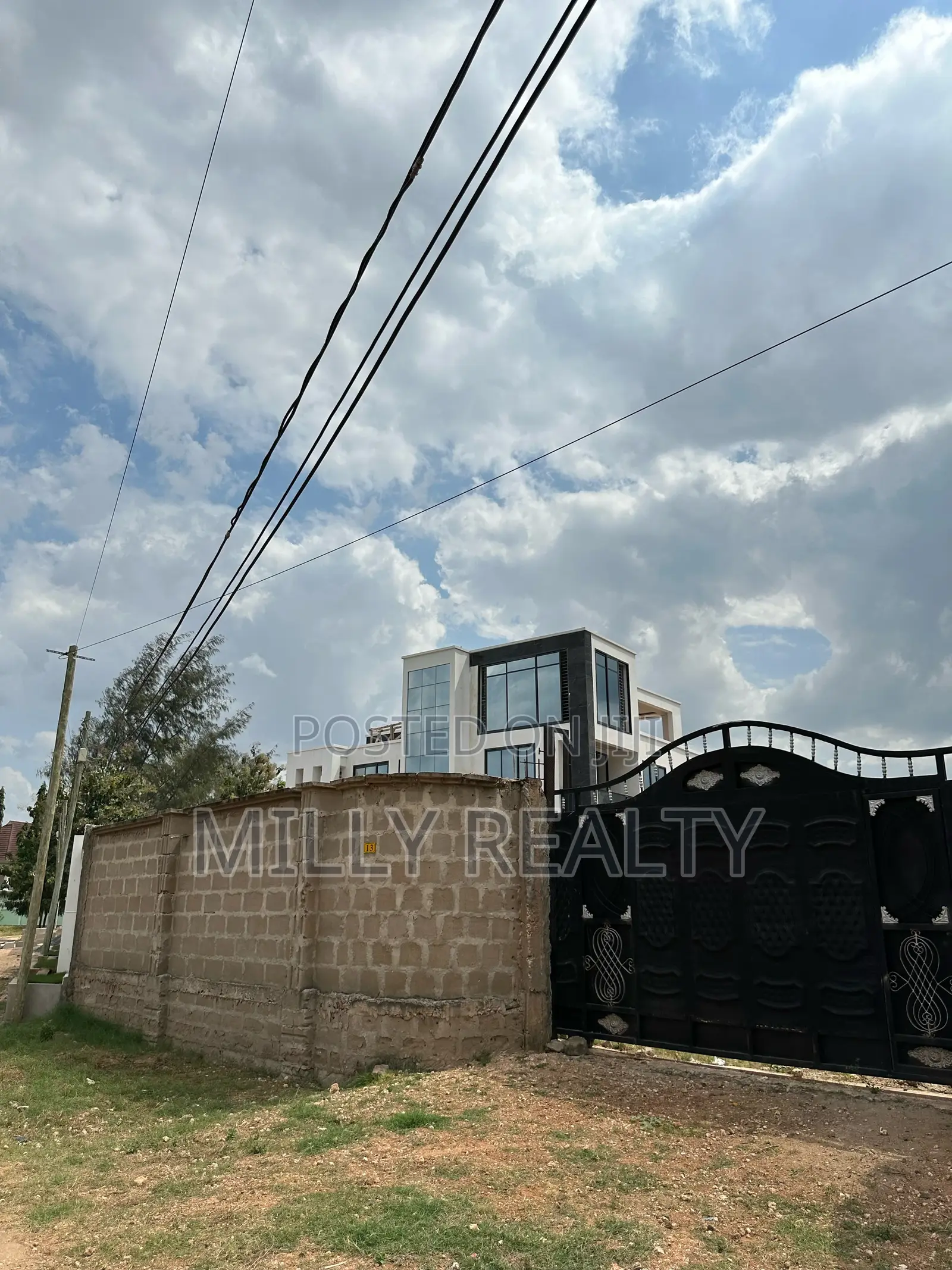 5bdrm House in Mbweni Jkt for sale