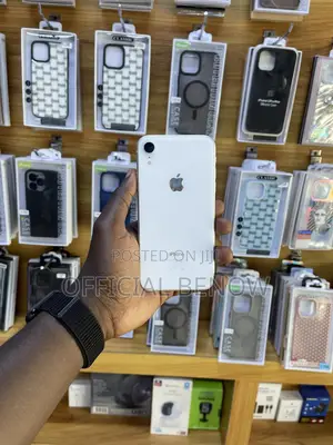 Apple XR 64 GB White