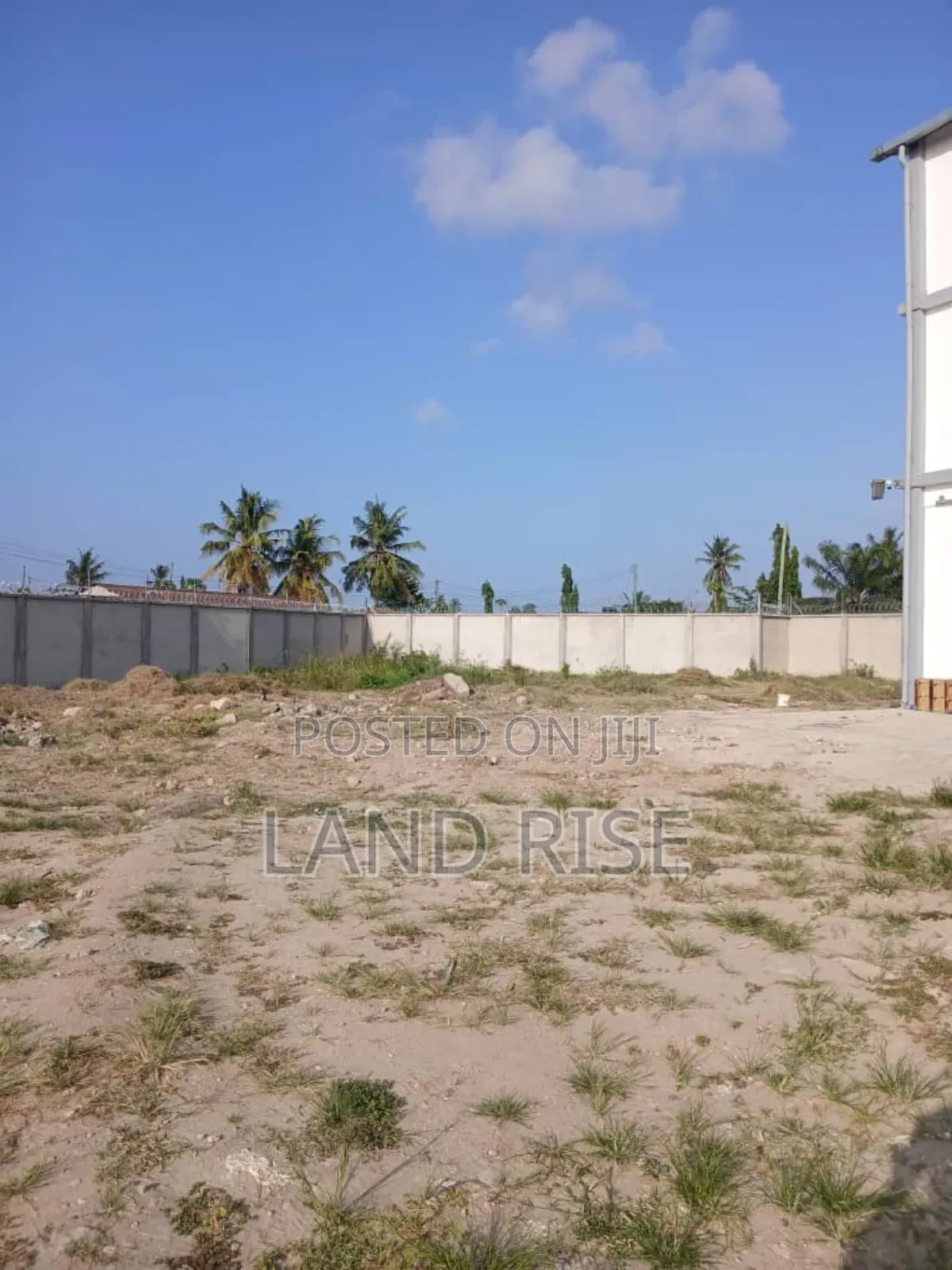 Warehouse Size 2700 in Nyerere Road