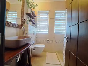 Furnished 3bdrm Apartment in Kivukoni for rent