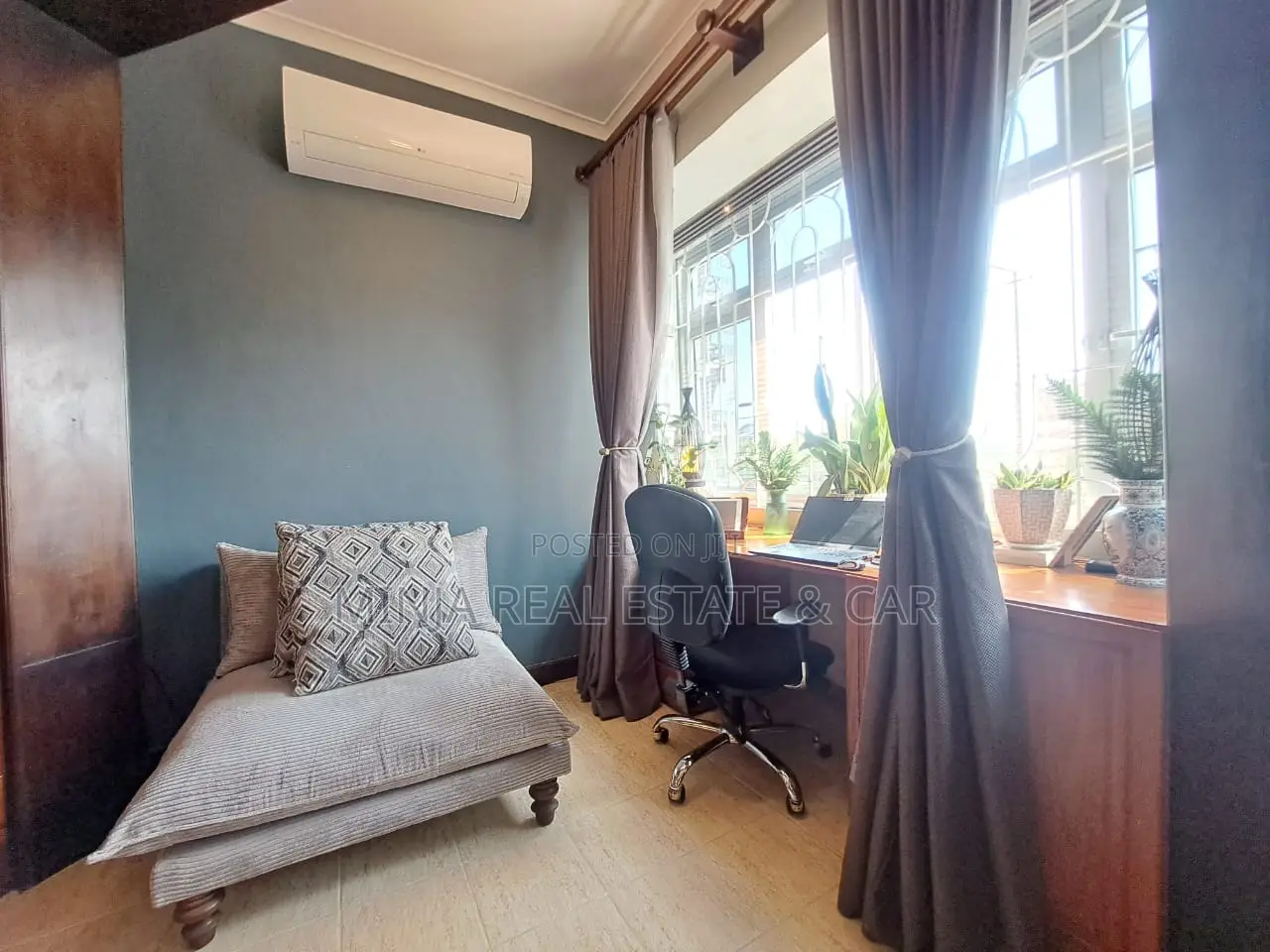 Furnished 3bdrm Apartment in Kivukoni for rent