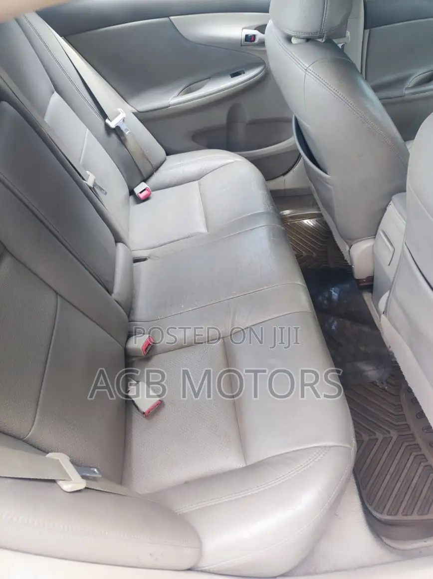 Toyota Corolla Altis 2005 Silver
