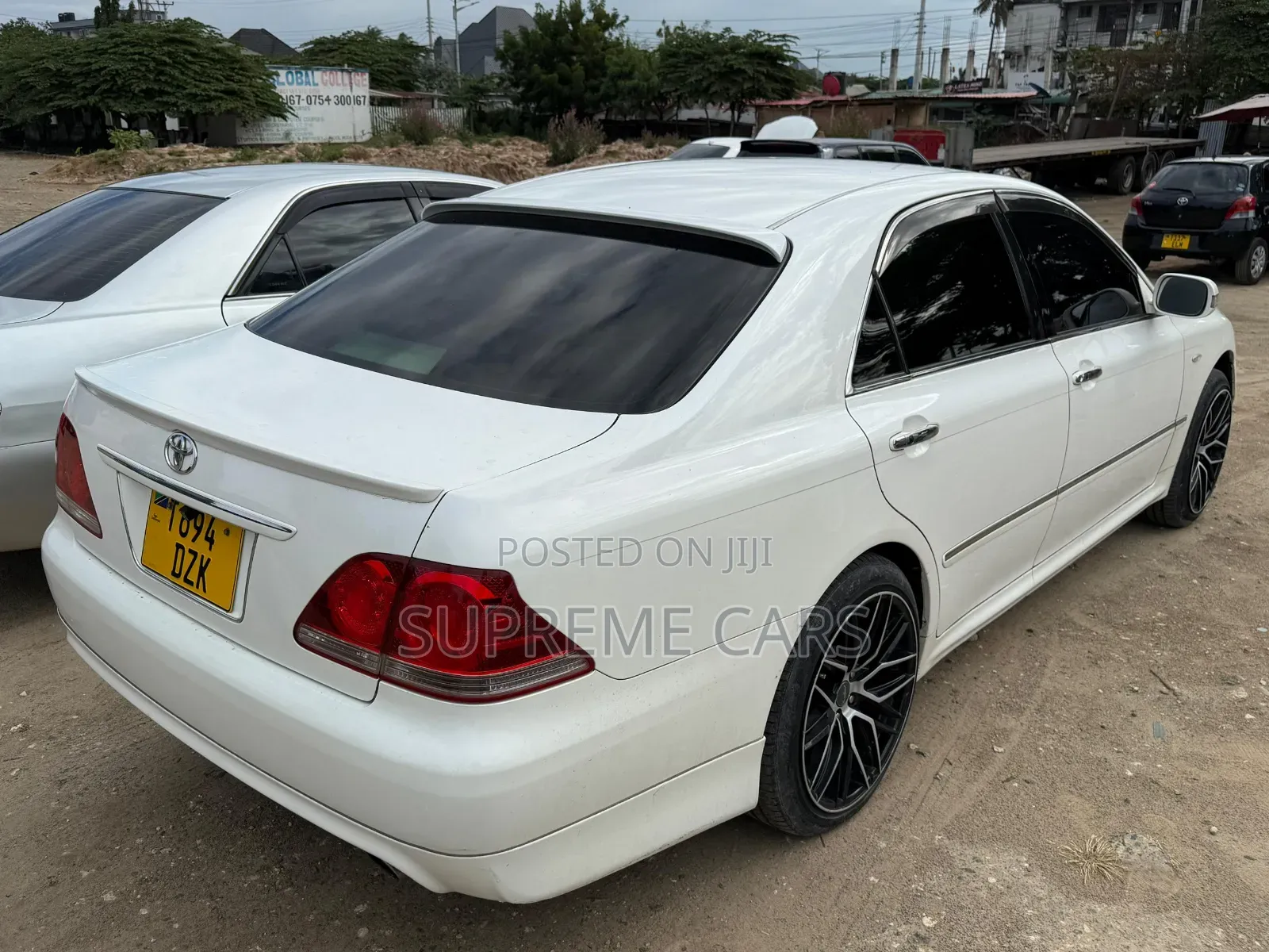 Toyota Crown 2006 White