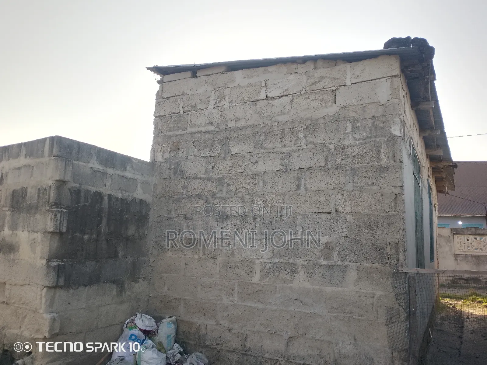 4bdrm Apartment in Tanzania Daresalaam, Ilala for sale