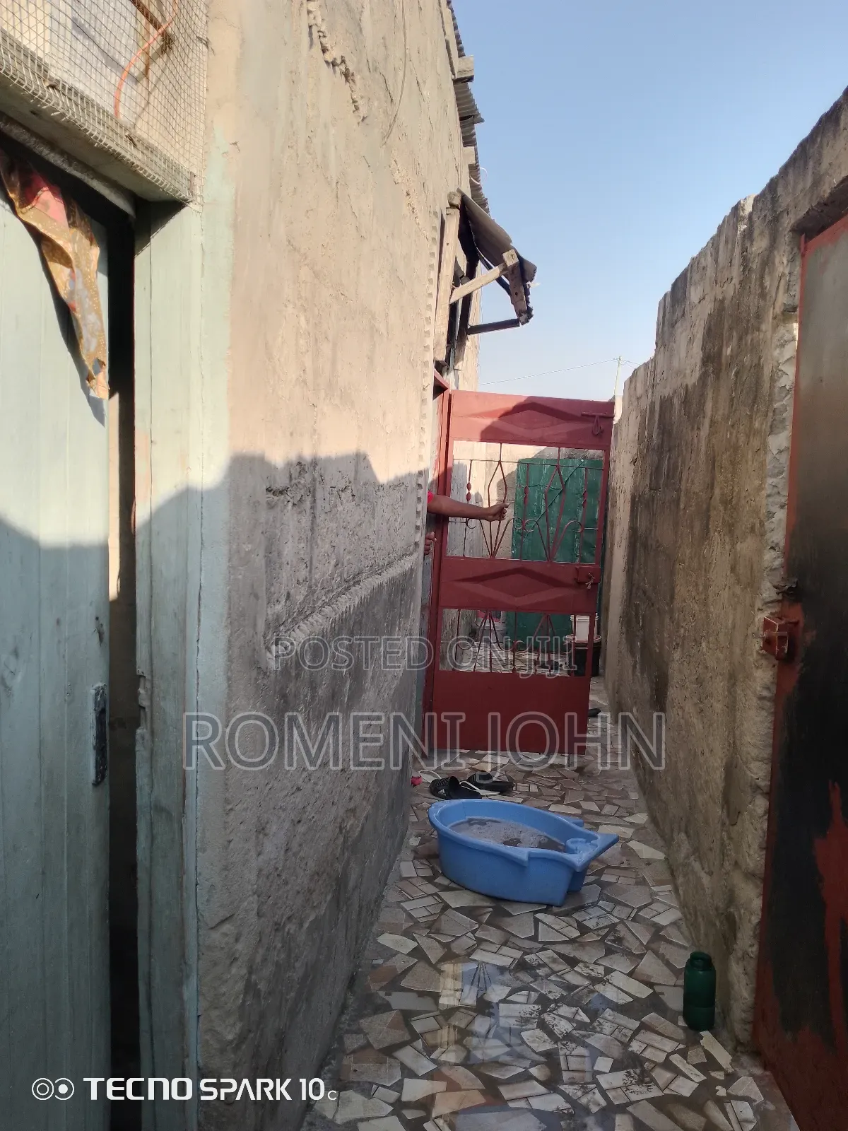 4bdrm Apartment in Tanzania Daresalaam, Ilala for sale