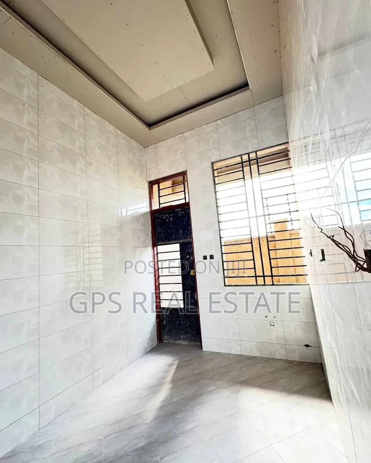 8bdrm Apartment in Kisasa, Dodoma Rural for sale