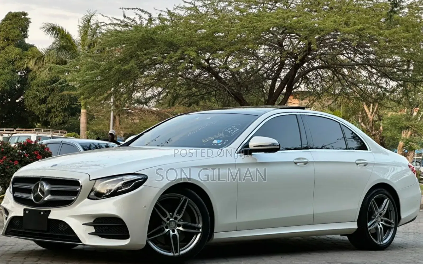 Mercedes-Benz E220 2016 Pearl