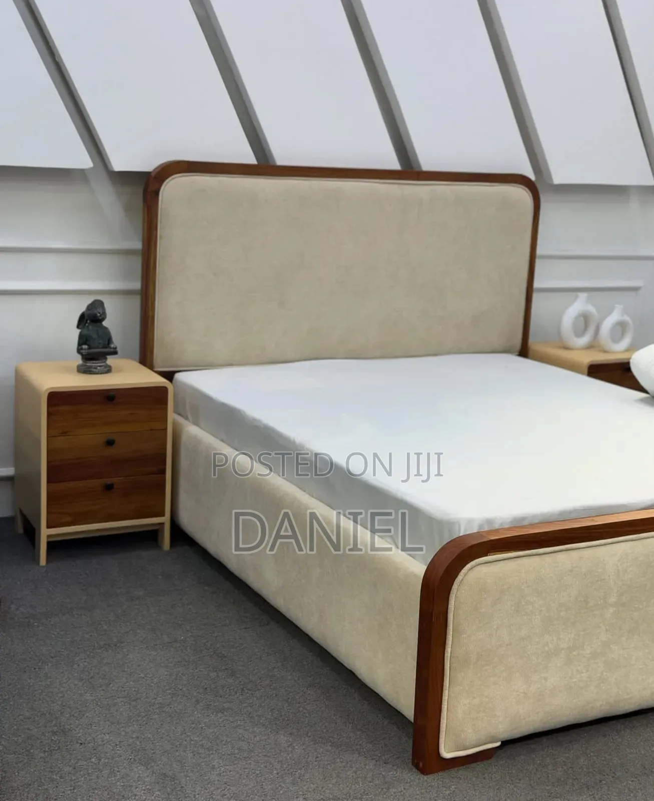 Kitanda Bed Sofa5*6,Godoro Na Two Bedsides