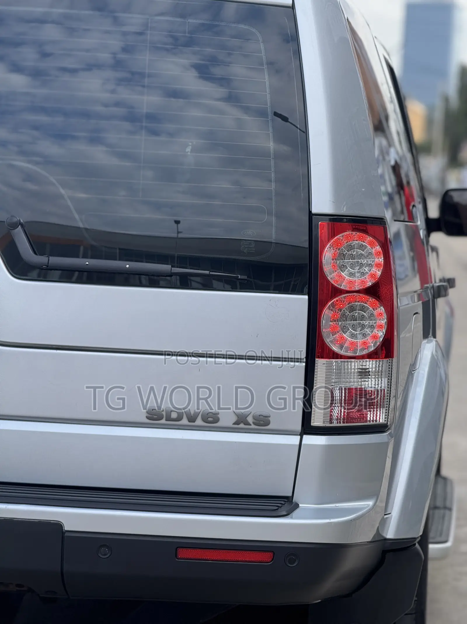 Land Rover Discovery 2011 Silver