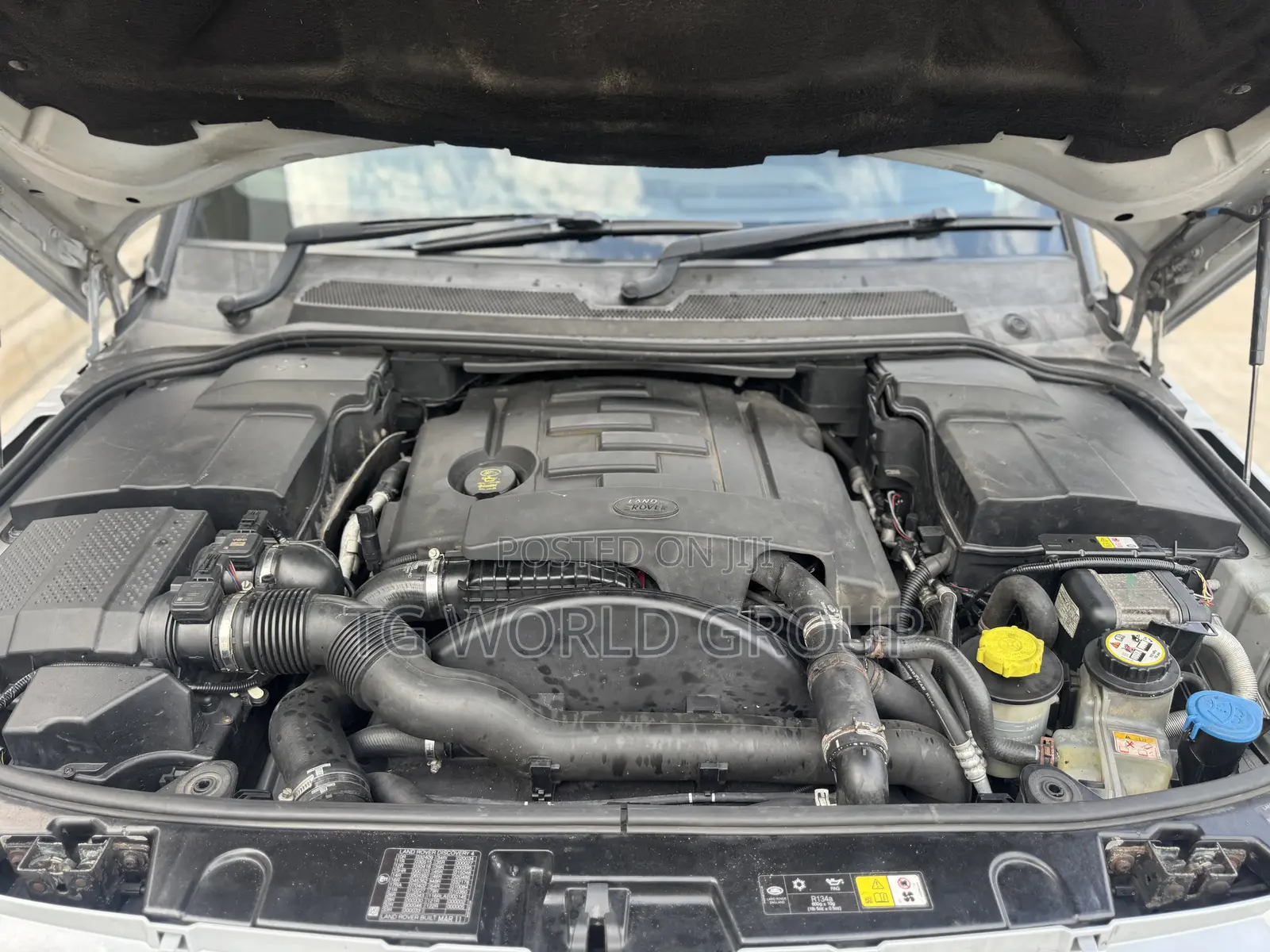 Land Rover Discovery 2011 Silver