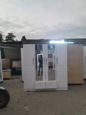 Kabati La Nguo Milango Minne
