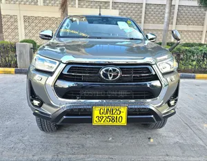 Toyota Land Cruiser 3.3 Diesel 4WD 2022 Gray