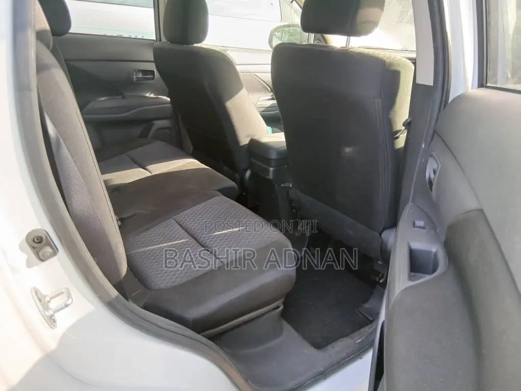 Mitsubishi Outlander 2013 White