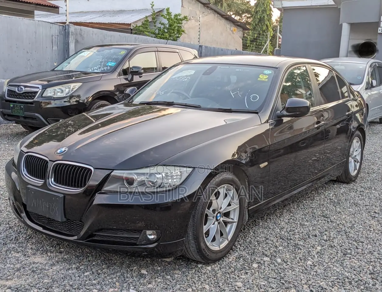 BMW 3 Series 320i RWD 2010 Black