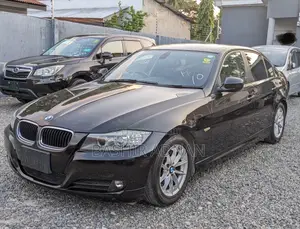 BMW 3 Series 320i RWD 2010 Black