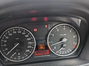 BMW 3 Series 320i RWD 2010 Black