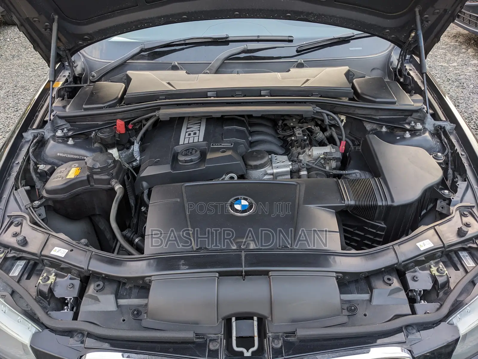 BMW 3 Series 320i RWD 2010 Black